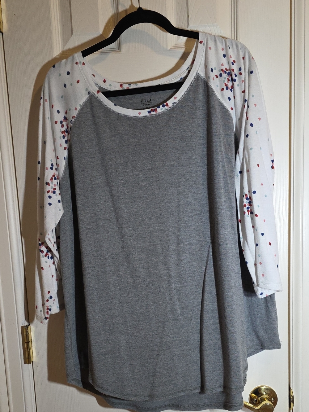 a.n.a Gray Raglan Long Sleeve Top with Confetti Dot 3/4 Sleeves